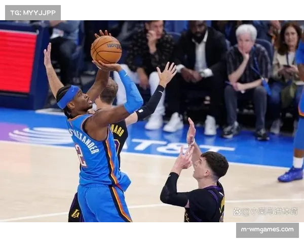 雷霆主场139-96狂胜湖人，东契奇腿筋拉伤提前离场